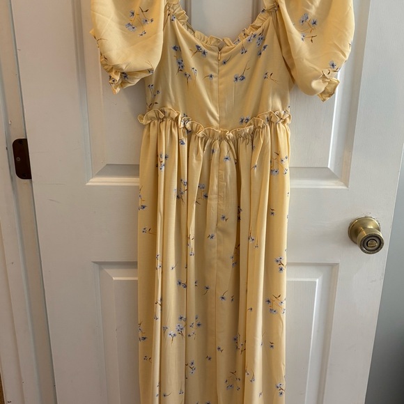Lulu's Pale Yellow Floral Maxi Dress with Blue Blossoms - Picture 4 of 4